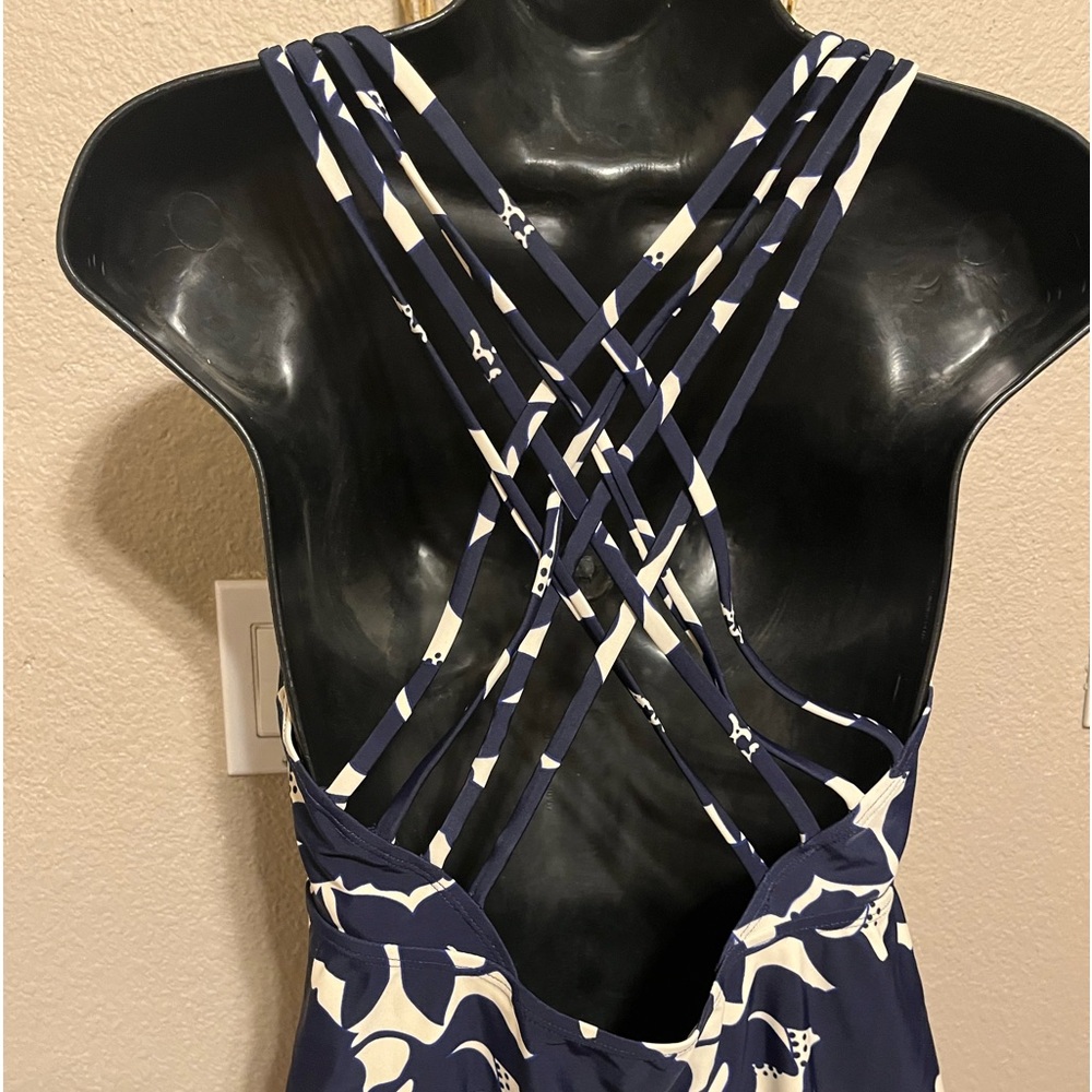 Navy and white floral tankini - Picture 3 of 8
